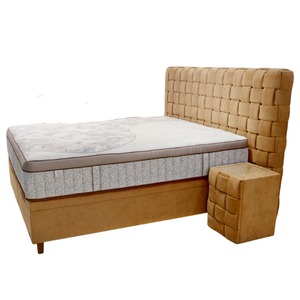 Ensemble de lit moderne et durable avec tête de lit rembourrée en tissu, base de rangement et pieds en bois, personnalisable pour chambre B2B – Confort et luxe - Product Image 4