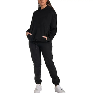 Chándal de mujer cómodo y elegante de alta calidad para ropa informal y actividades deportivas con posición frontal del logotipo - Product Image 1