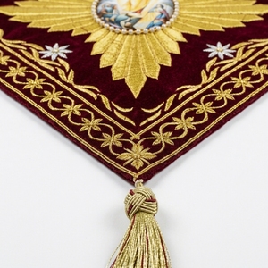 Lujosa Estola Litúrgica de Terciopelo para Clérigos con Bordado de Palta de Oro y Icono de la Resurrección, Estilo Ortodoxo - Product Image 4