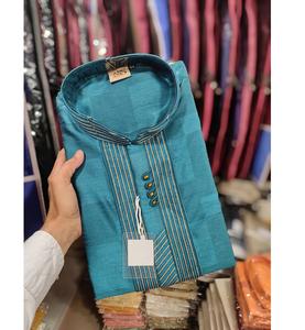 Kurta ethnique en soie douce élégante pour hommes adaptée aux événements spéciaux et aux occasions traditionnelles - Product Image 1