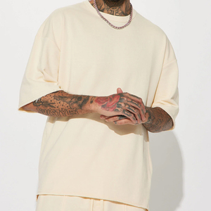 Chándal gráfico personalizado, sudadera de verano con cuello redondo, camiseta y máquina de dos piezas, conjunto de camisetas y pantalones cortos para hombre - Product Image 3