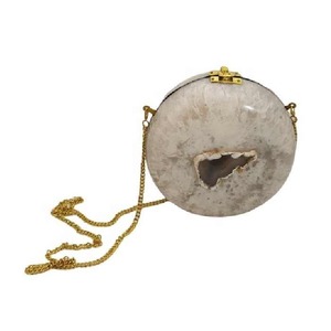 Dernier modèle de sac à main pochette en résine fait main pour femmes motif marbré avec chaîne en métal doré sacoches décoratives cintres à bas prix - Product Image 2