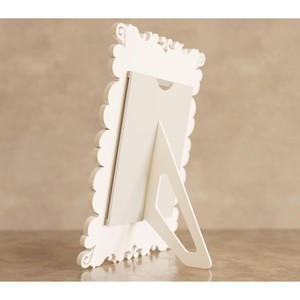 Fournisseur indien Cadre photo unique en bois sculpté et coloré pour une touche de charme rustique dans votre maison disponible à la vente - Product Image 4