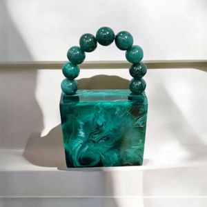 Pochette en résine brillante pour les soirées cocktails Produit tendance provenant d'un fabricant indien - Product Image 2