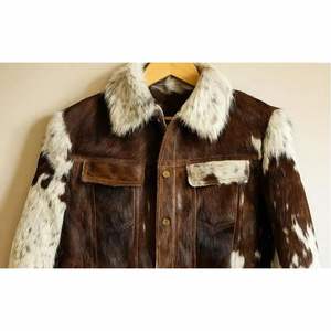 Chaqueta de Cuero Vacuno con Estampado de Vaca, Color Marrón y Blanco, Estilo Motociclista, para Hombre, Invierno - Product Image 2