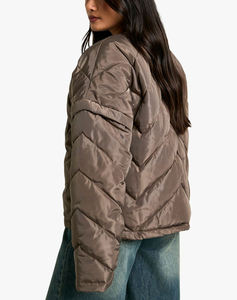 Chaquetas Acolchadas de Invierno para Mujer, de Alta Calidad, OEM ODM, Tejido Transpirable, Relleno de Algodón, Cuello Alto, Cierre de Botones - Product Image 3