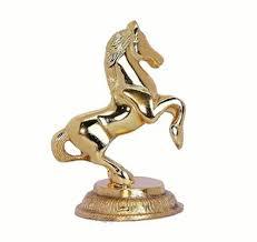 Escultura Moderna de Caballo en Aluminio y Latón, Tamaño Personalizable para Decoración del Hogar y Bodas - Product Image 3