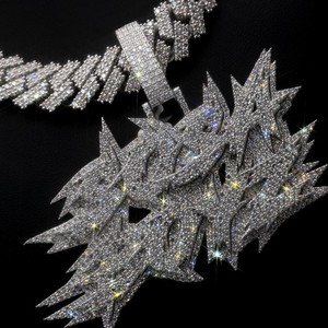 Collar con colgante de diamante de moissanita de diseño único para mujer, joyería de uso diario disponible a precios de exportación - Product Image 4