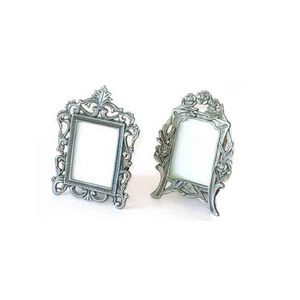 Marcos de terciopelo con diseño en relieve y borde de latón con acabado plateado, los marcos de retrato más vendidos para uso con certificados. - Product Image 6