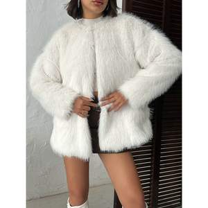 Manteaux en fausse fourrure pour femmes en gros, manteaux en peluche - Product Image 4