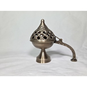 เตาเผาเครื่องหอมทองเหลืองลายฉลุแบบโมเดิร์น ทำด้วยมือ รุ่น The Sanctuary Chalice สำหรับการเผาอโรมาและบาคูร์ในบ้าน - Product Image 3