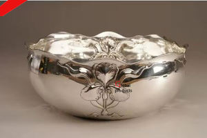 Bol de service en acier inoxydable en métal fini argenté aspect martelé avec motif feuille d'or pour restaurant d'hôtel et bar - Product Image 3