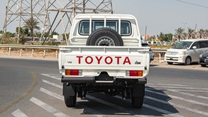 Toyota Land Cruiser 79DC 4.0P 2022 / Disponible para la Venta con Bajo Kilometraje, Auto Usado en Excelentes Condiciones y Sin Accidentes - Product Image 4