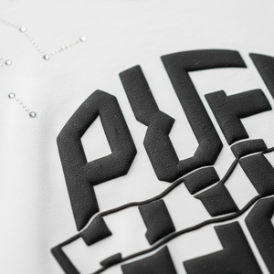 Camiseta Premium Chroniques para Hombre, Estilo Urbano, Diseño de Moda, Estilo Viral, Estilo Y2K, Estampado Puff, CulturePiece - Product Image 4