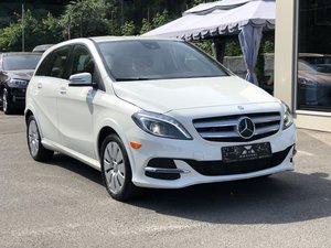 Auto Familiar Compacto de Lujo, Híbrido Enchufable B250e 2020-2024, Usado en Buen Estado, Automático, para Exportación Mundial - Product Image 2