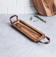 Plateau de service en bois artisanal de qualité supérieure Chêne de pin en forme de rectangle avec poignée en cuir pour la décoration de table et le restaurant