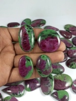 Lot en gros de cabochons en zoïsite rubis naturelle, pierres précieuses artisanales en vrac à prix compétitif
