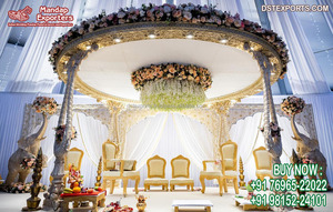 Mandap de mariage en bois sculpté élégant, mandap de mariage sur le thème du bois aux meilleurs prix, mandap de mariage en bois d'intérieur en Suisse - Product Image 6