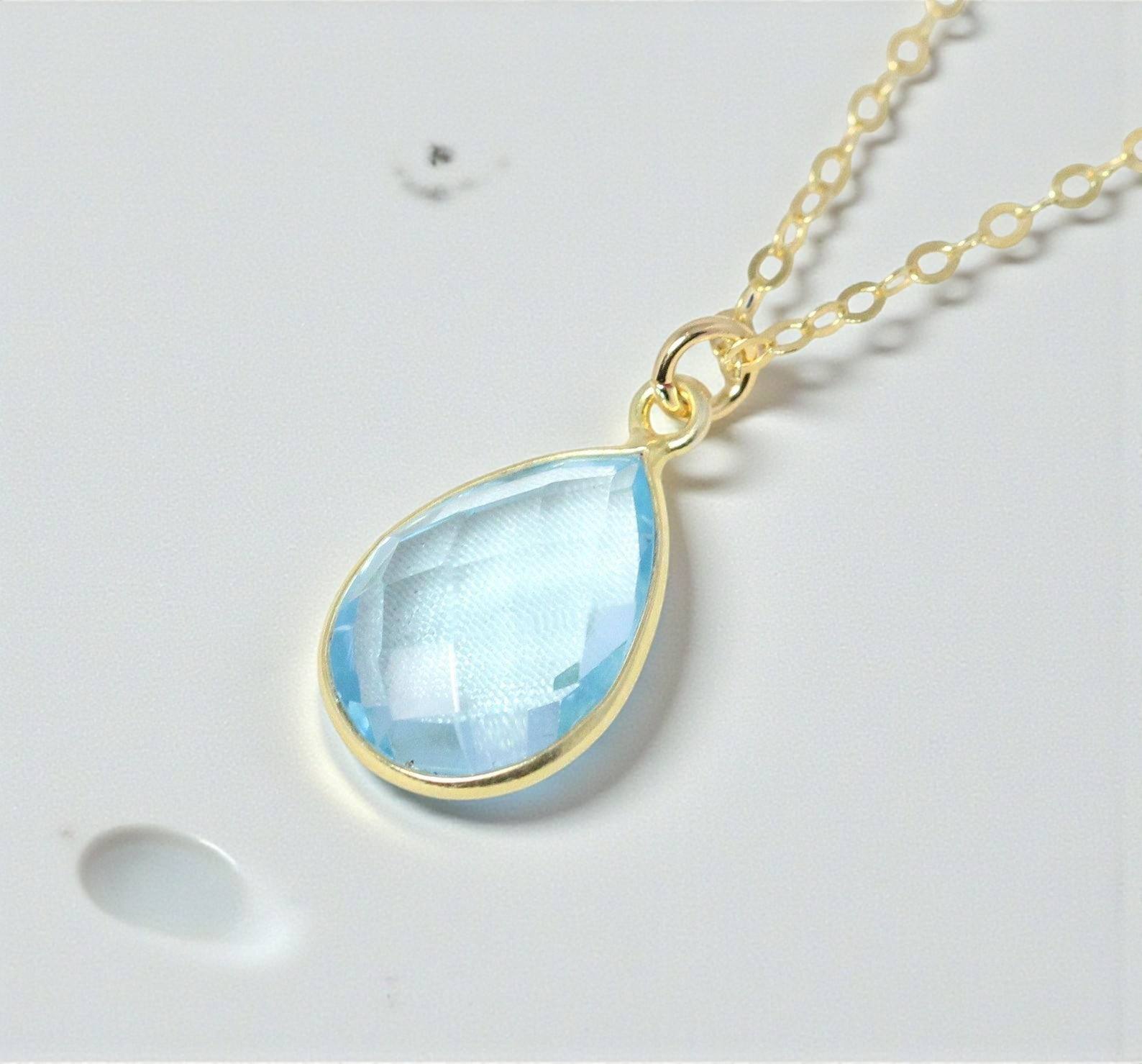 ควอตซ์บุษราคัมสีฟ้า