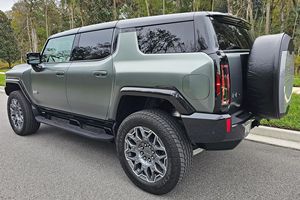 SUV électrique haute performance 830HP AWD 4x4 tout-terrain EV vert mat de luxe 2024 à vendre - Product Image 6