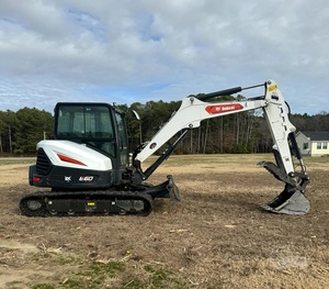 Tractor de Ruedas B-O-B-C-A-T E60 Usado 2023 con Motor y Caja de Cambios, Listo para Enviar - Product Image 1