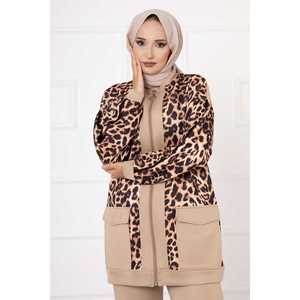 Conjunto Casual de Dos Piezas con Estampado de Leopardo y Visón, Talla XS, Top Corto sin Cuello y Pantalones Cortos Ajustados para Otoño - Product Image 2