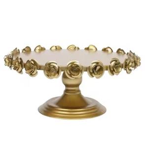 Exhibidor Decorativo Dorado con Base Metálica y Tapa Redonda para Postres, Pasteles y Cupcakes - Product Image 2