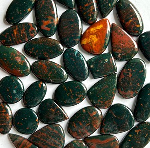 Cabujón de piedra de sangre de alta calidad, cristal curativo de Grado Superior Natural hecho a mano InfinityStones Rajasthan 4-10g para joyería a granel - Product Image 4