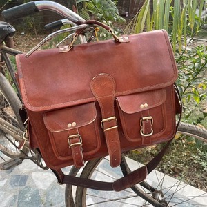 Bolso bandolera personalizable de cuero envejecido vintage de 18 pulgadas bolso de Viaje Unisex para ordenador portátil hecho a mano - Product Image 4