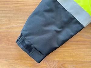 Chaquetas DE TRABAJO reflectantes de alta visibilidad Ropa de trabajo de seguridad Servicio OEM Cómoda Venta caliente Chaqueta protectora duradera para exteriores - Product Image 4