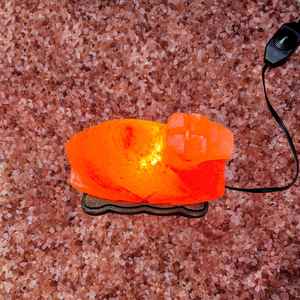 โคมไฟหินเกลือหิมาลัยสีชมพู ทำด้วยมือ ของตกแต่งบ้าน แสงกลางคืนเพื่อการผ่อนคลาย บรรยากาศธรรมชาติ - Product Image 3