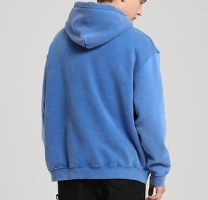 Sudadera Extra Grande con Lavado Ácido para Hombre, Confeccionada con Tela Premium que Ofrece una Estética Retro Desgastada y Comodidad Urbana Moderna - Product Image 4