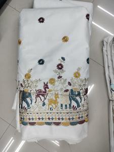 Tissu brodé Dobby élégant en satin Malai de poids moyen antistatique pour vêtements de mariage et couture personnalisée d'Inde - Product Image 6