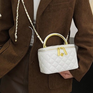 Nouveau <span class=keywords><strong>Sac</strong></span> à <span class=keywords><strong>Bandoulière</strong></span> Printemps 2026 <span class=keywords><strong>pour</strong></span> Filles, Design Fermeture Éclair, <span class=keywords><strong>Petit</strong></span> <span class=keywords><strong>Sac</strong></span> à Main Femme Fleur avec Chaîne et Gaufrage - Product Image 2