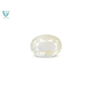 Saphir Jaune Naturel de 4,29 Carats (Pukhraj) - Pierre Précieuse Facettée Taille Émeraude - Product Image 1