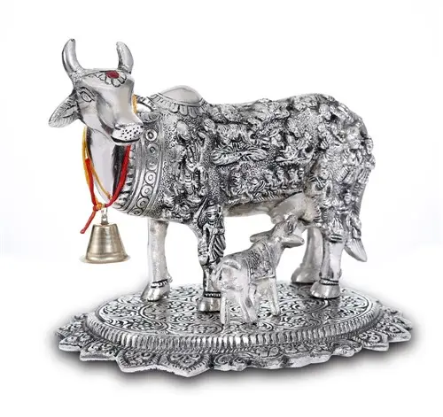 Artigianato in ottone placcato argento Kamdhenu mucca con figura di dio del polpaccio e regalo di decorazione per la decorazione e il regalo