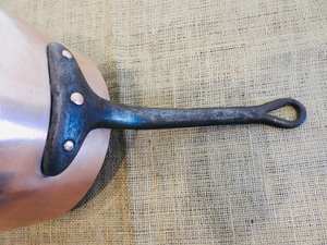 กระทะซอสโลหะแบบยั่งยืนพร้อมที่จับโลหะโบราณสำหรับเครื่องครัวบ้านโรงแรมและภัตตาคารกระทะโลหะทองแดง - Product Image 4