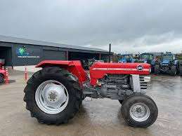 Tracteur agricole 4x4 MF 165 25 CV avec moteur, boîte de vitesses et pompe - Équipement agricole disponible à la vente et à l'expédition - Product Image 6