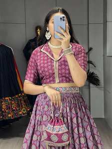 Dernier créateur traditionnel Lehenga Choli à Azarakh imprimés fabriqués à la main en tissu de crêpe de soie pour les fêtes Diwali des femmes - Product Image 2