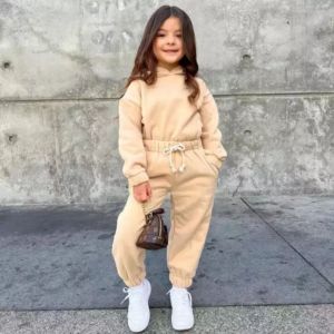 Ensembles de survêtements pour filles OEM pour enfants ensemble de deux pièces à capuche personnalisé pour petites filles ensemble de vêtements en polaire orange foncé pour filles à bas prix - Product Image 6