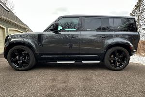 Land Rover Defender 110 V8 2023, Caja de Cambios Automática, Título Limpio, Sin Accidentes, con Bajo Kilometraje, Listo para Envío - Product Image 3