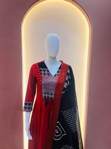 Traje étnico indio de moda Kurti Palazzo Dupatta para mujer con elegante Alia Cut Kurti para boda Festival Pooja Casual Party - Product Image 3