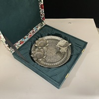 Ensemble de thali en argent plaqué avec un élégant coffret cadeau imprimé