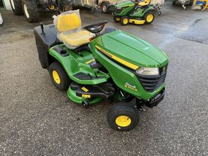 Tondeuse autoportée à rayon de braquage zéro John Deere X350 à essence avec garantie de 3 ans - Product Image 4