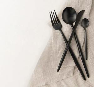 Ensemble de couverts en acier inoxydable noir moderne pour un usage domestique, repas décontractés, repas quotidiens et arrangements de table élégants en provenance d'Inde - Product Image 3