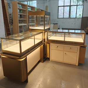 Tủ trưng bày đồng hồ trang sức cao cấp có đèn LED, mặt kính vàng, thiết kế nội thất cửa hàng trang sức, <span class=keywords><strong>logo</strong></span> tùy chỉnh - Product Image 2