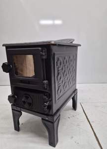 Estufa de Leña Compacta Independiente Moderna de Hierro Fundido Dorello con Puerta de Vidrio para Uso en Interiores - Product Image 2