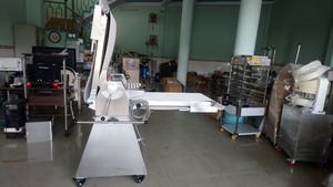 Laminadora de masa automática de 2 vías precio al por mayor 900X2700X1150Mm máquina independiente para hacer baguette logotipo personalizado Kien An - Product Image 6