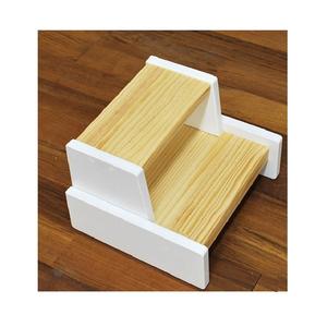 Taburete de Madera Rústico Hecho a Mano con Acabado Pulido Suave, Perfecto para Cocinas, Baños, Dormitorios y Almacenamiento en Casas de Campo - Product Image 1