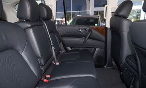 SUV 4x4 de Lujo Usado 2024 con Bajo Kilometraje, Motor V8 de 5.6 L a Gasolina, Automático, Volante a la Derecha, Versión Tropical - Product Image 2